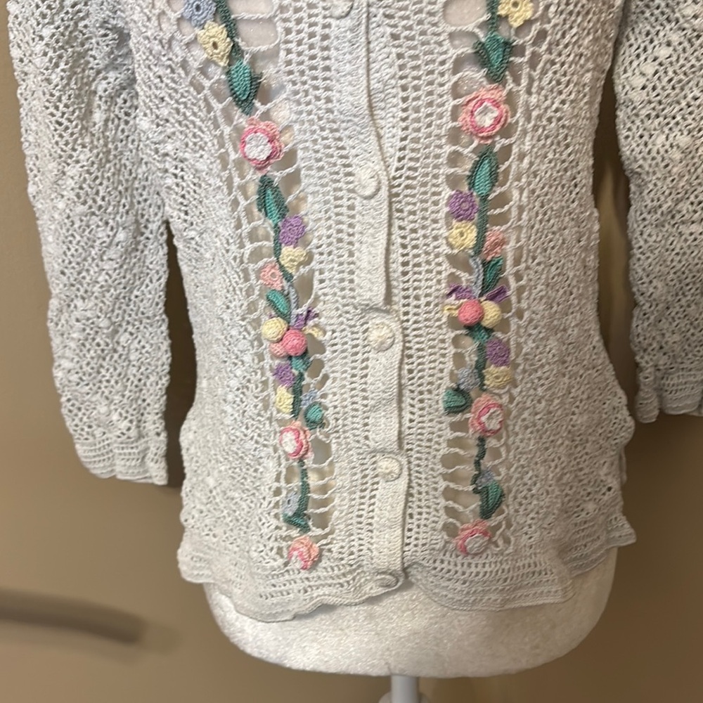 Gray and Pink Cardigan with Floral Embroidery - Picture 4 of 6